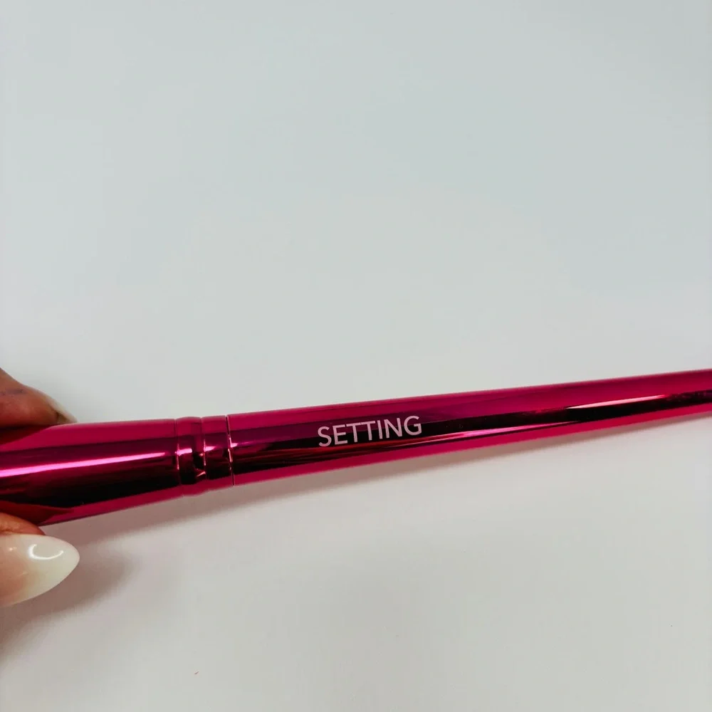 NWOT SHAINA B Miami Setting Powder Makeup Brush | Hot Pink Metallic